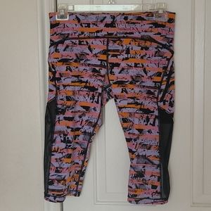 Lululemon crppoed legging size 10